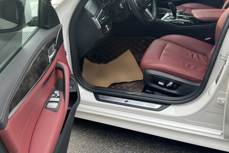 Used BMW 5 Series 2020 530Li Leading Model M Sport Package Interior 2