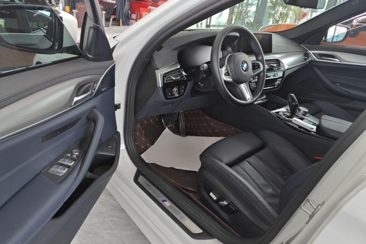 Used BMW 5 Series 2020 525i M Sport Package Interior 2