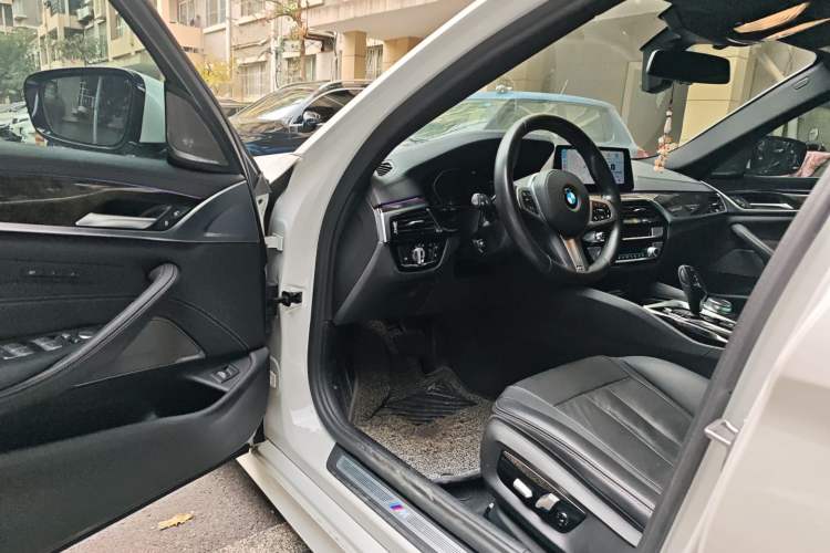 Used BMW 5 Series 2020 530Li Luxury Edition M Sport Package Interior 3
