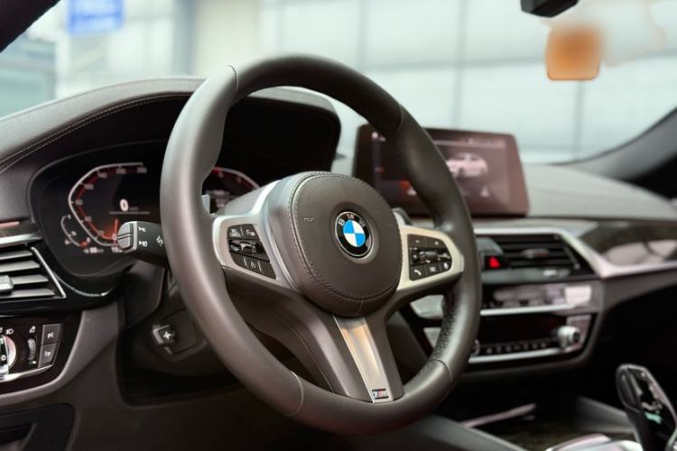 Used BMW 5 Series 2020 530Li Leading Model M Sport Package Interior 3