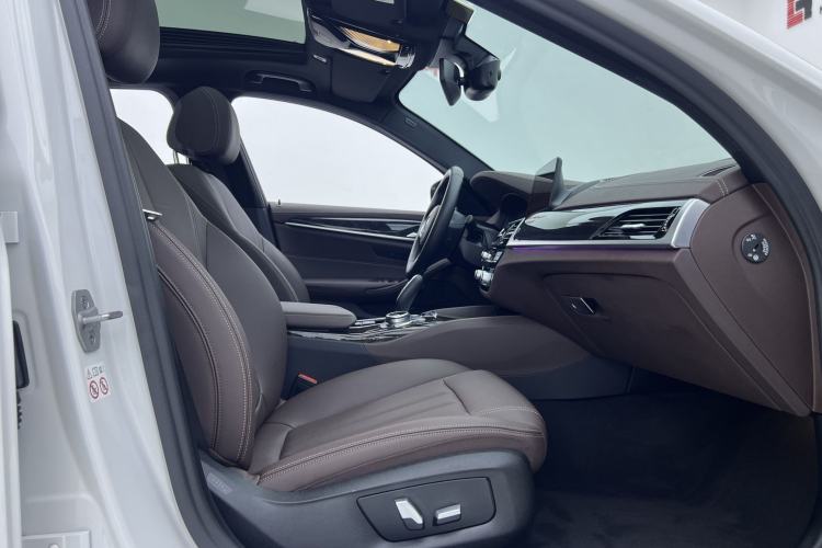 Used BMW 5 Series 2020 525Li M Sport Package Interior 3