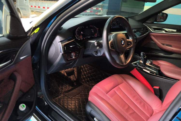 Used BMW 5 Series 2020 530Li Leading Model M Sport Package Interior 3