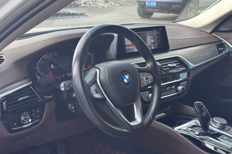 Used BMW 5 Series 2020 530Li Luxury Edition Premium Package Interior 3