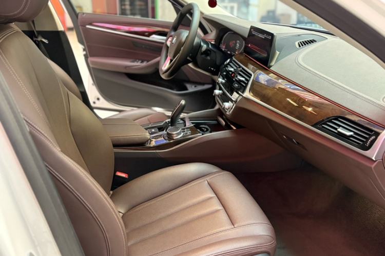 Used BMW 5 Series 2020 525Li Luxury Package Interior 3