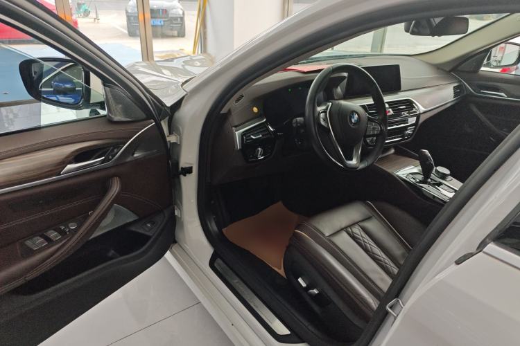Used BMW 5 Series 2020 530Li Leading Edition Luxury Package Interior 3