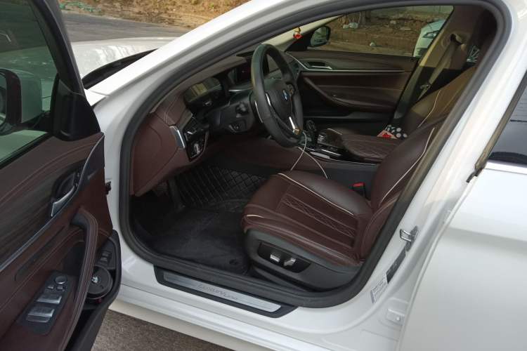 Used BMW 5 Series 2020 530Li Leading Edition Luxury Package Interior 3