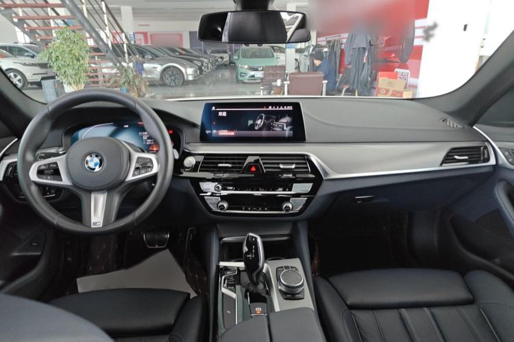Used BMW 5 Series 2020 525i M Sport Package Interior 3