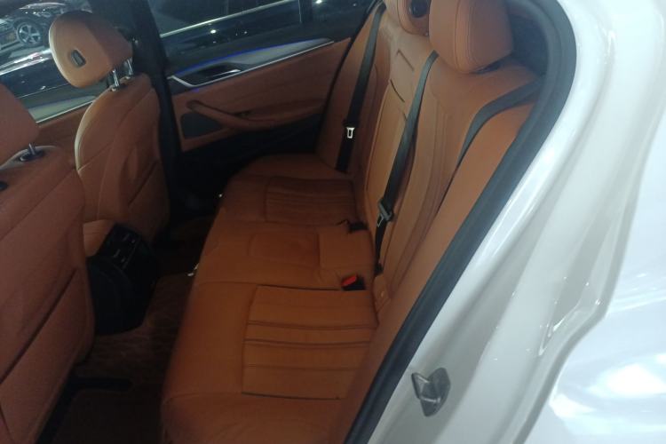 Used BMW 5 Series 2020 530i M Sport Package Interior 4