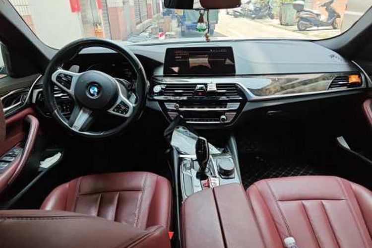 Used BMW 5 Series 2020 530Li Leading Model M Sport Package Interior 4