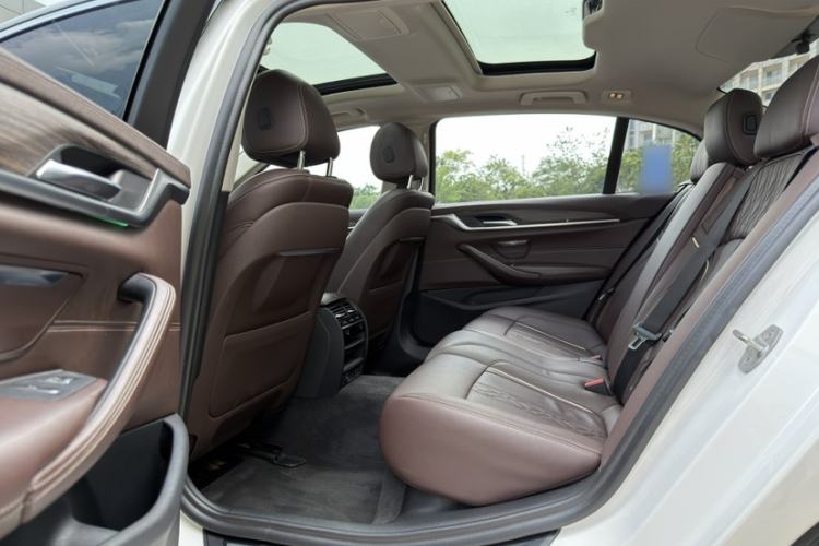 Used BMW 5 Series 2020 530Li xDrive Luxury Package Interior 6