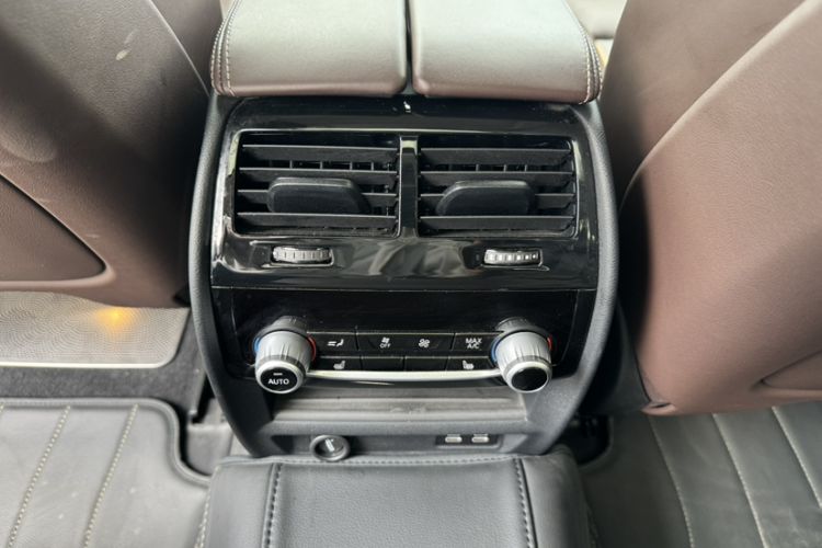 Used BMW 5 Series 2020 530Li Luxury Edition Premium Package Interior 7