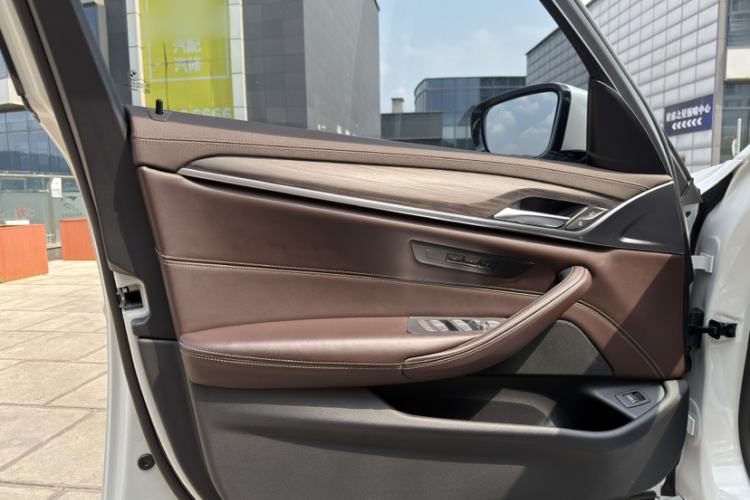 Used BMW 5 Series 2020 530Li xDrive Luxury Package Interior 7