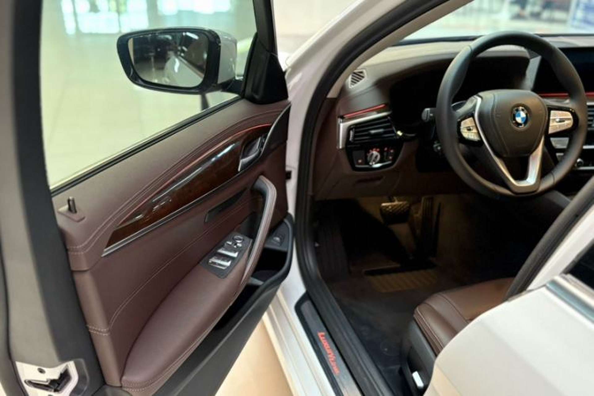 Used BMW 5 Series 2020 525Li Luxury Package Interior 8