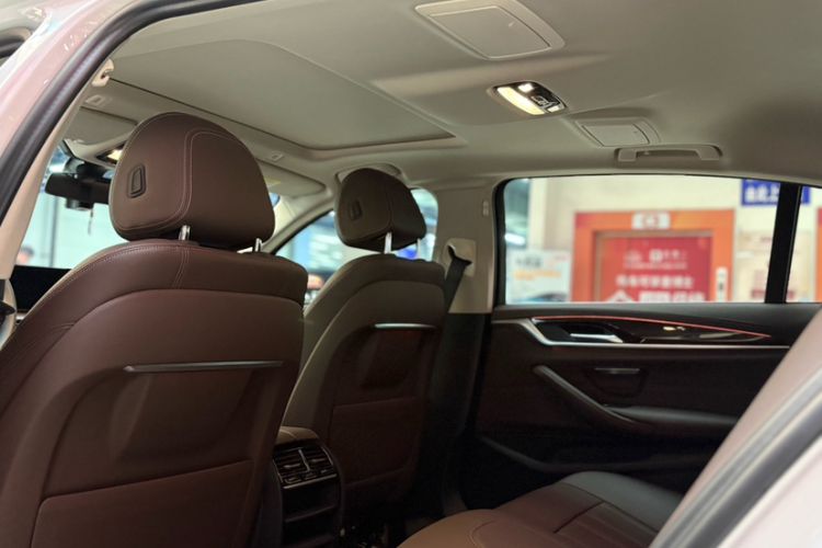 Used BMW 5 Series 2020 525Li Luxury Package Interior 9