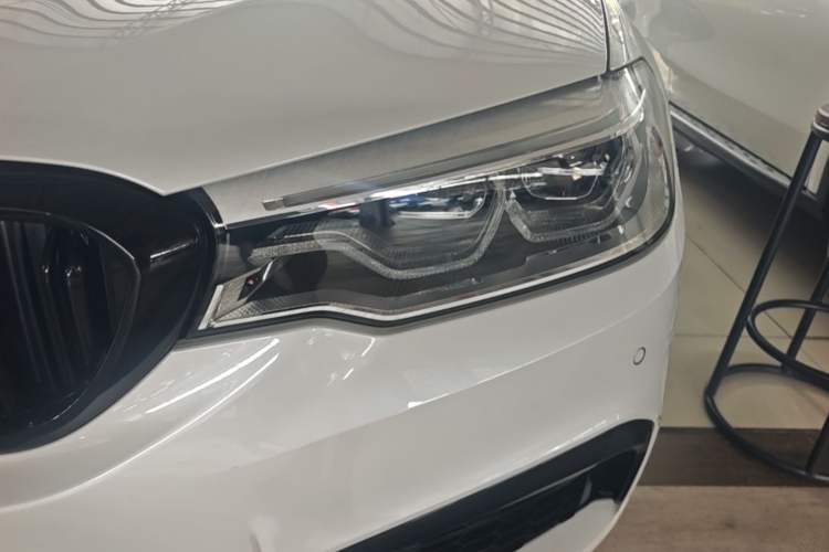 Used BMW 5 Series 2020 530Li Luxury Edition M Sport Package Left Front Headlight
