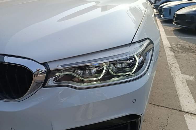 Used BMW 5 Series 2020 530Li Luxury Edition M Sport Package Left Front Headlight