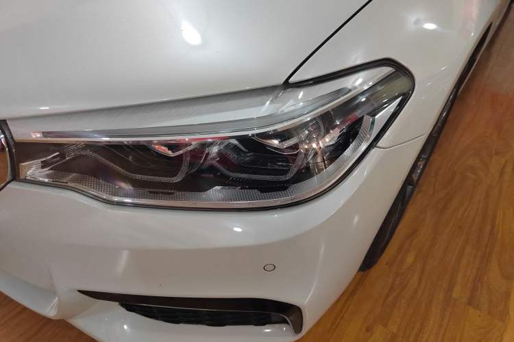 Used BMW 5 Series 2020 530Li Luxury Edition M Sport Package Left Front Headlight