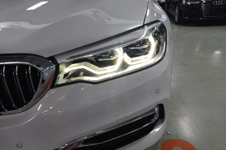 Used BMW 5 Series 2020 530Li xDrive Luxury Package Left Front Headlight