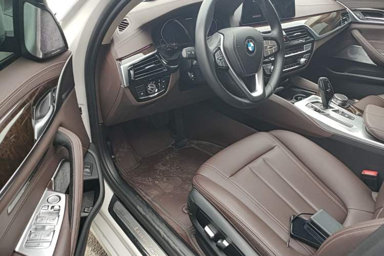 Used BMW 5 Series 2020 525Li Luxury Package Left Front Seat