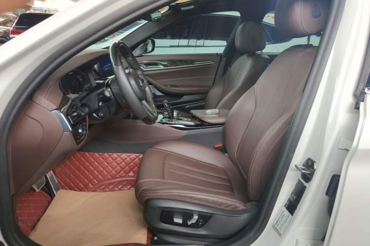 Used BMW 5 Series 2020 525Li M Sport Package Left Front Seat
