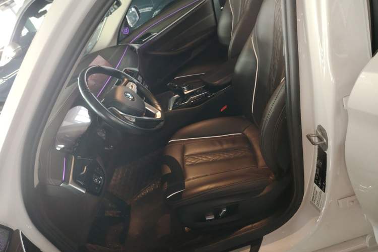 Used BMW 5 Series 2020 530Li xDrive Luxury Package Left Front Seat