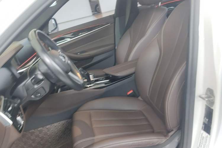 Used BMW 5 Series 2020 525Li M Sport Package Left Front Seat