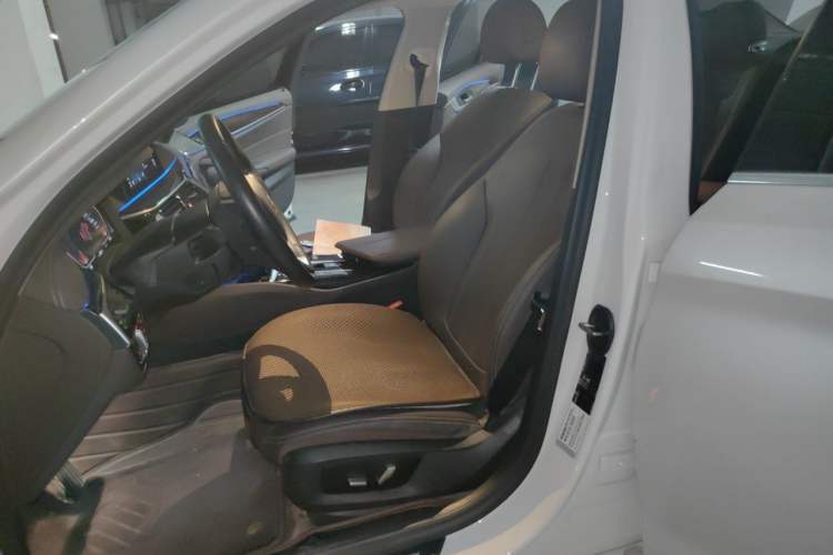 Used BMW 5 Series 2020 525Li Luxury Package Left Front Seat