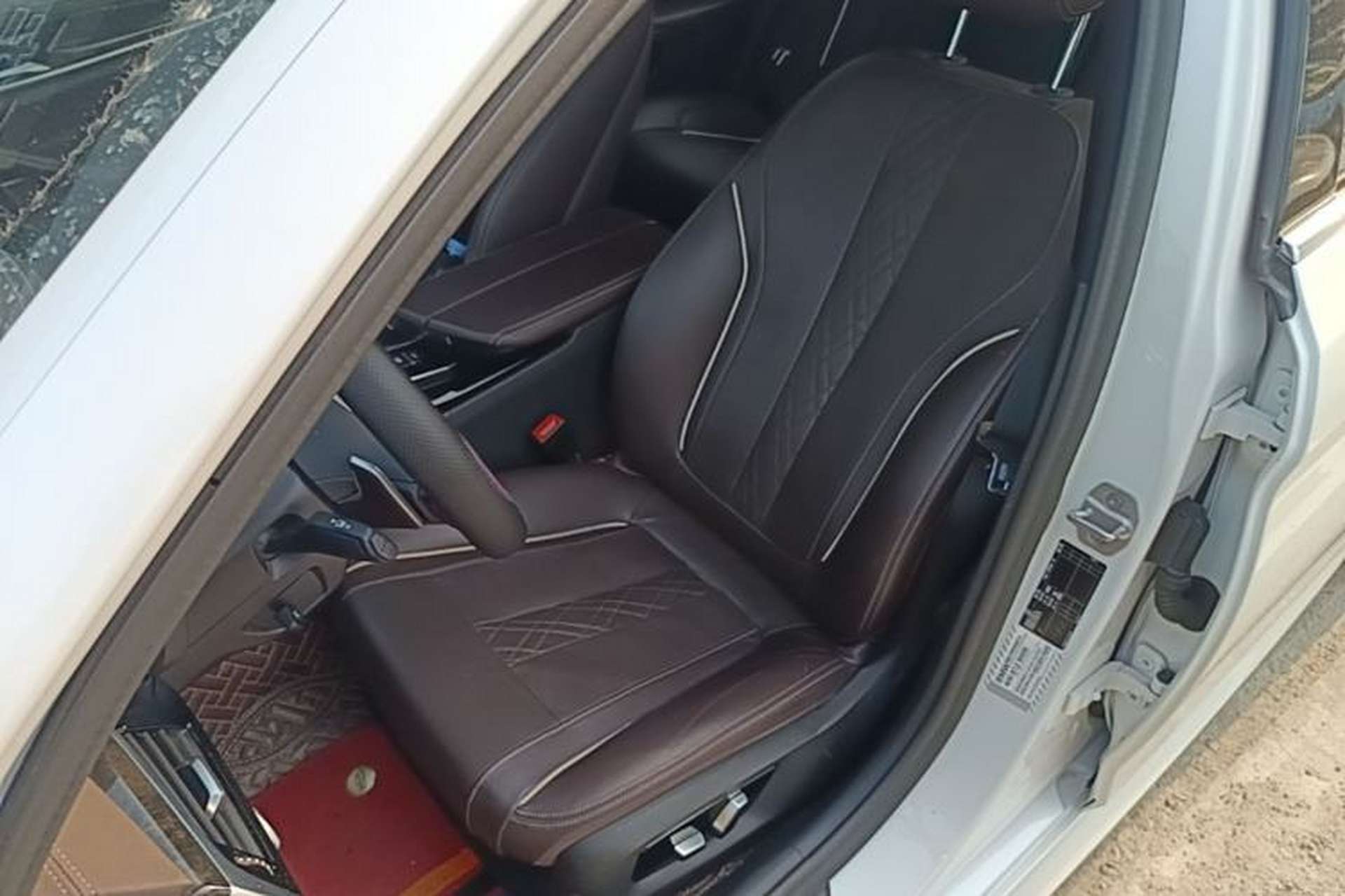 Used BMW 5 Series 2020 530Li Luxury Edition M Sport Package Left Front Seat