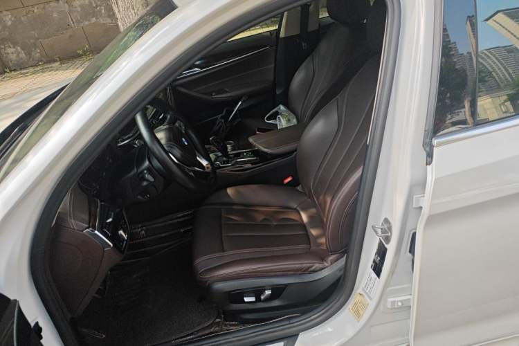 Used BMW 5 Series 2020 525Li Luxury Package Left Front Seat
