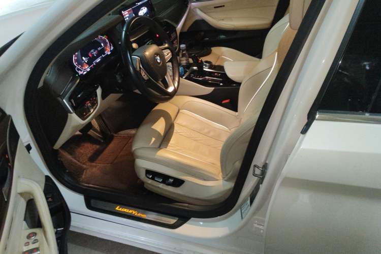 Used BMW 5 Series 2020 530Li Luxury Edition Premium Package Left Front Seat