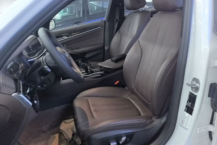 Used BMW 5 Series 2020 525Li M Sport Package Left Front Seat