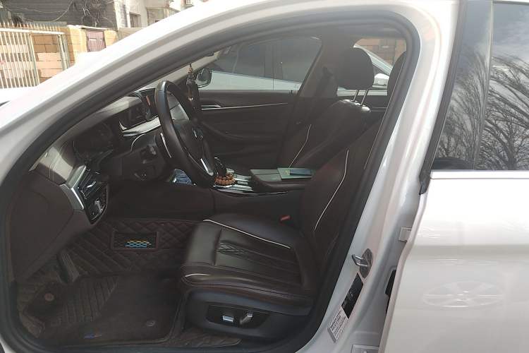 Used BMW 5 Series 2020 530Li Leading Edition Luxury Package Left Front Seat