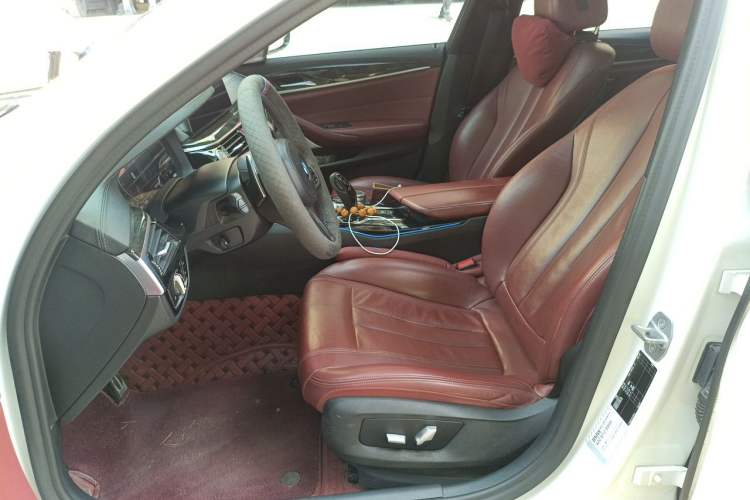 Used BMW 5 Series 2020 530Li Leading Model M Sport Package Left Front Seat