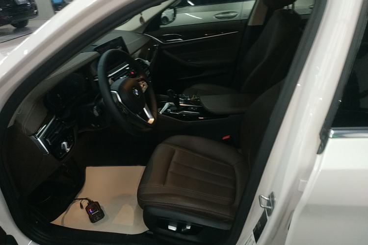 Used BMW 5 Series 2020 525Li Luxury Package Left Front Seat