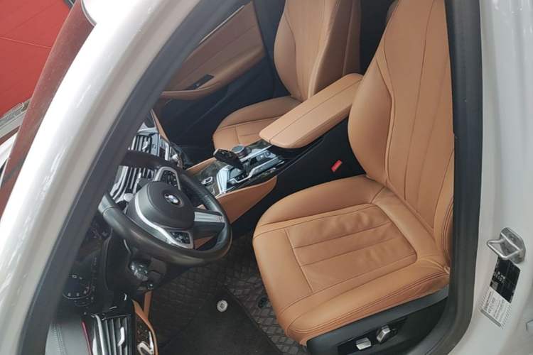 Used BMW 5 Series 2020 530Li Luxury Edition M Sport Package Left Front Seat