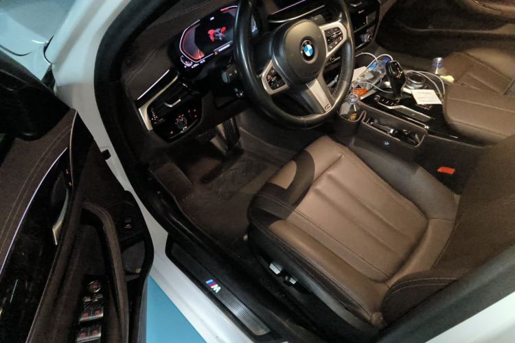 Used BMW 5 Series 2020 525Li M Sport Package Left Front Seat