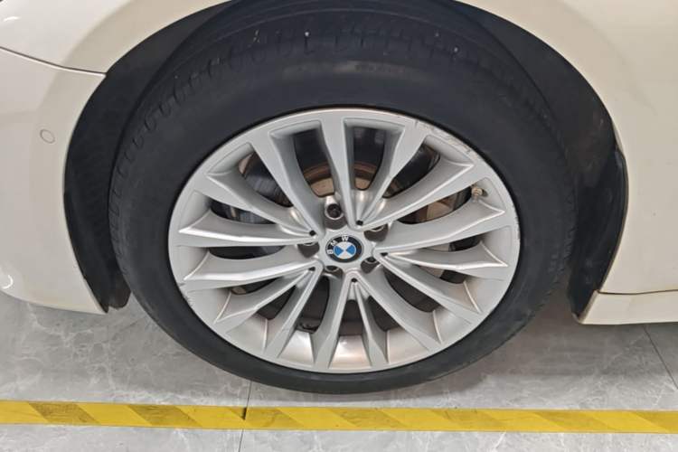 Used BMW 5 Series 2020 530Li Leading Edition Luxury Package Left Front Wheel Hub
