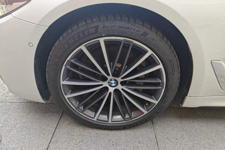 Used BMW 5 Series 2020 530Li Leading Model M Sport Package Left Front Wheel Hub