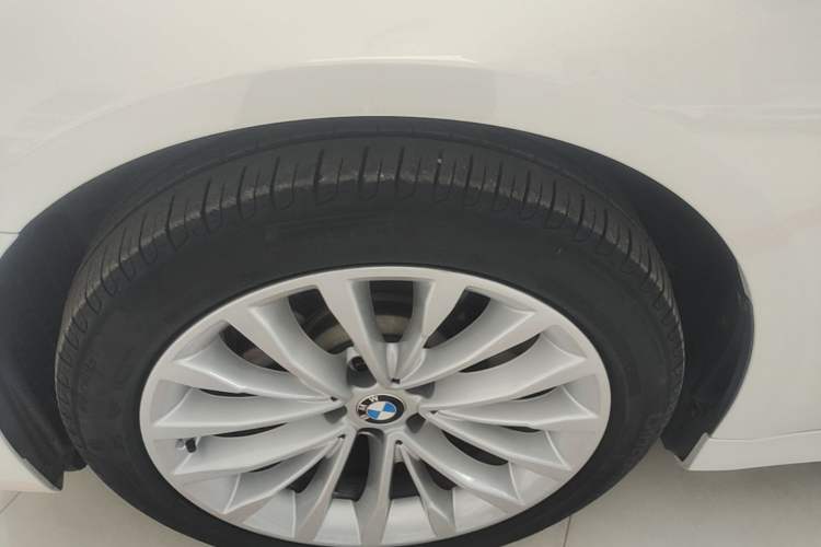 Used BMW 5 Series 2020 530Li Leading Edition Luxury Package Left Front Wheel Hub