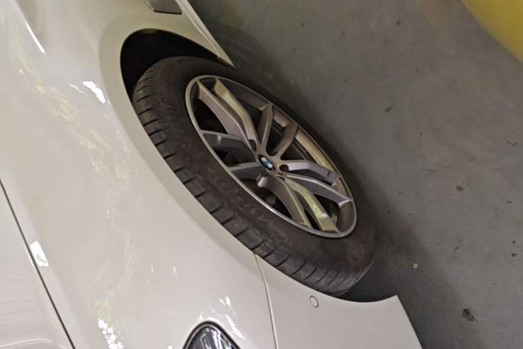 Used BMW 5 Series 2020 525Li M Sport Package Left Front Wheel Hub