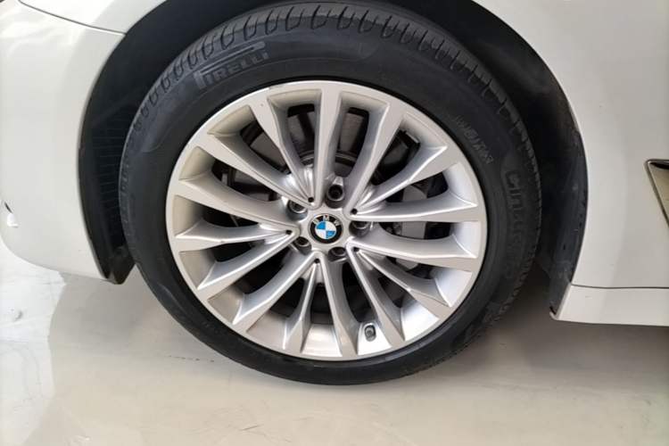 Used BMW 5 Series 2020 530Li Leading Edition Luxury Package Left Front Wheel Hub