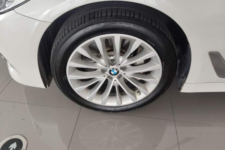 Used BMW 5 Series 2020 530Li Leading Edition Luxury Package Left Front Wheel Hub