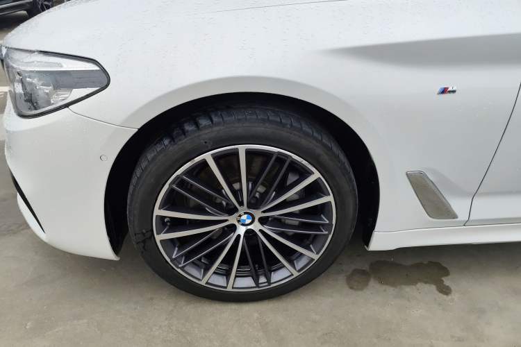 Used BMW 5 Series 2020 530Li Luxury Edition M Sport Package Left Front Wheel Hub