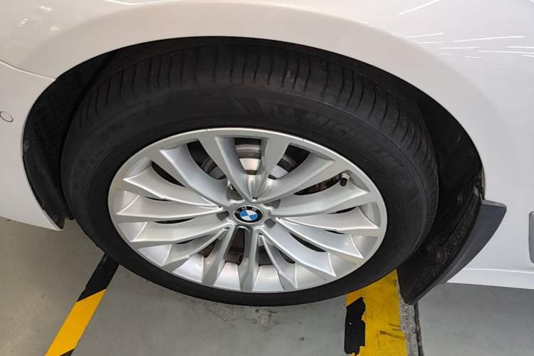 Used BMW 5 Series 2020 530Li Luxury Edition Premium Package Left Front Wheel Hub