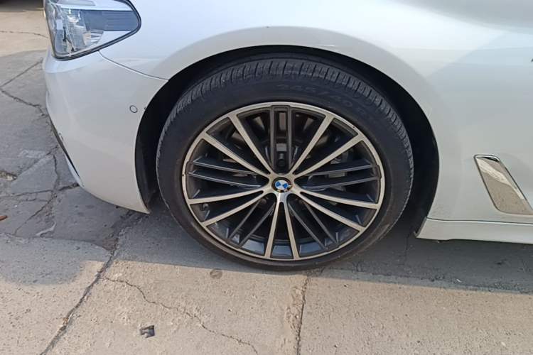 Used BMW 5 Series 2020 530Li Luxury Edition M Sport Package Left Front Wheel Hub