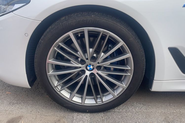 Used BMW 5 Series 2020 530i M Sport Package Left Front Wheel Hub