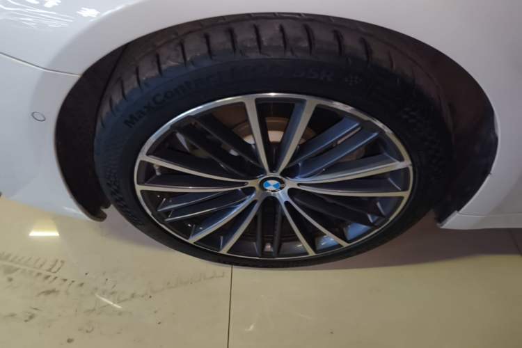 Used BMW 5 Series 2020 530Li Leading Model M Sport Package Left Front Wheel Hub