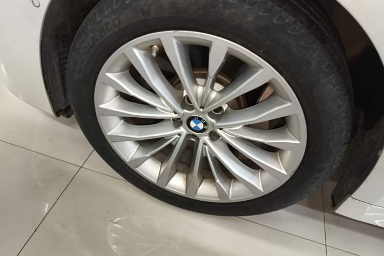 Used BMW 5 Series 2020 530Li Luxury Edition Premium Package Left Front Wheel Hub