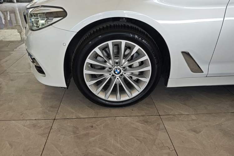 Used BMW 5 Series 2020 530Li Luxury Edition Premium Package Left Front Wheel Hub
