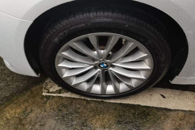 Used BMW 5 Series 2020 525Li Luxury Package Left Front Wheel Hub